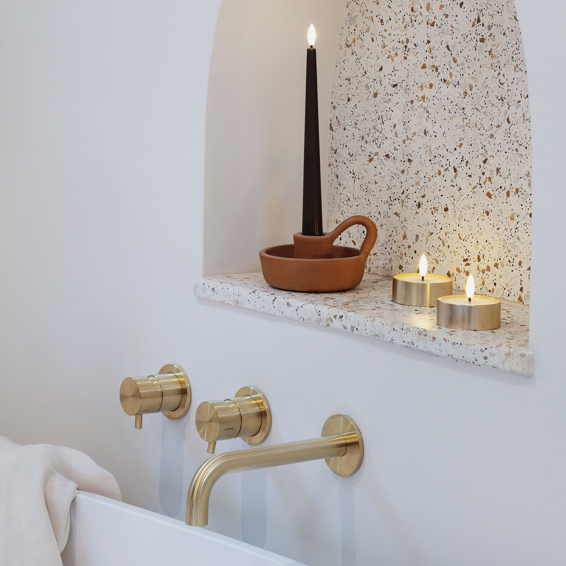 LED Melted tealight 6,3x2,5 cm metal brass finish